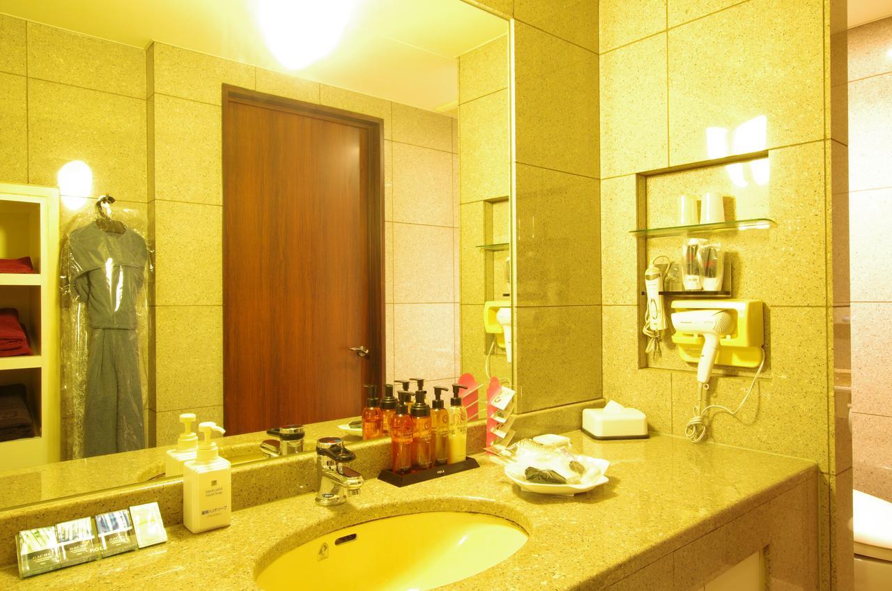 Bluehotel Sju (Adults Only) Sapporo Exterior foto